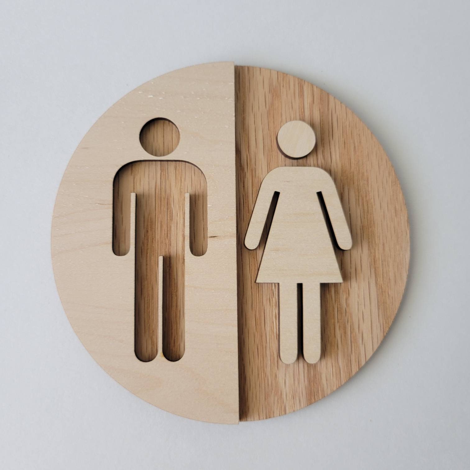 Round Wooden Unisex Bathroom Sign – Modern WC Decor 1 Wild And Trees Round Wooden Unisex Bathroom Sign – Modern WC Decor - Image 1